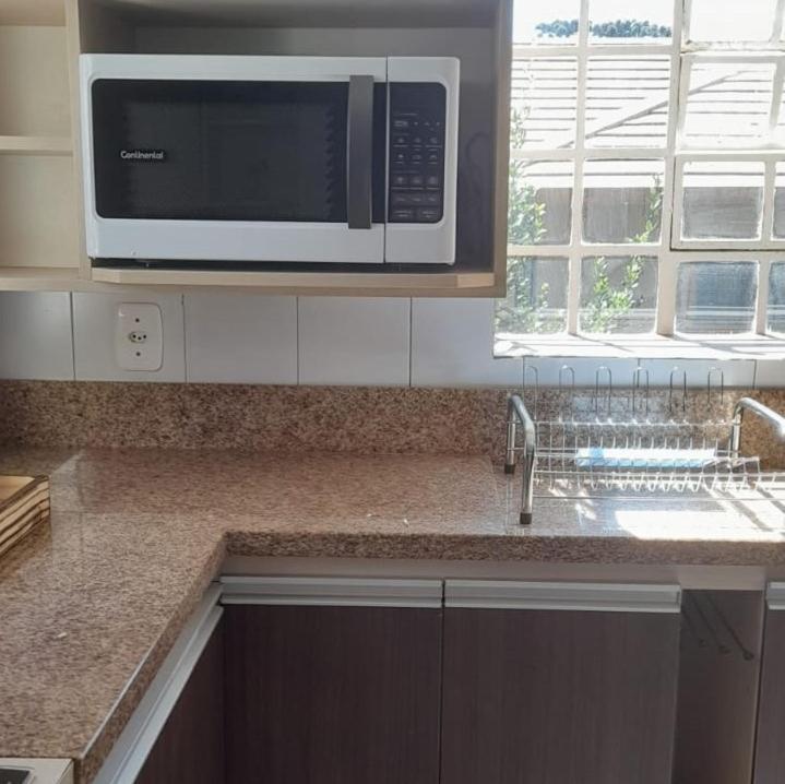 Casa Ampla Com Lareira E Churrasqueira 卡内拉 外观 照片