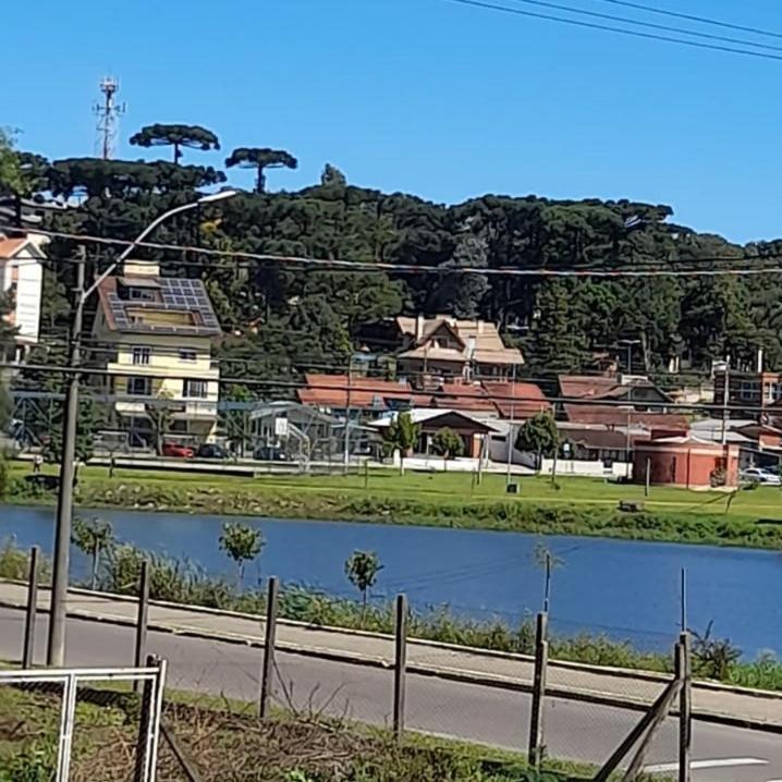Casa Ampla Com Lareira E Churrasqueira 卡内拉 外观 照片